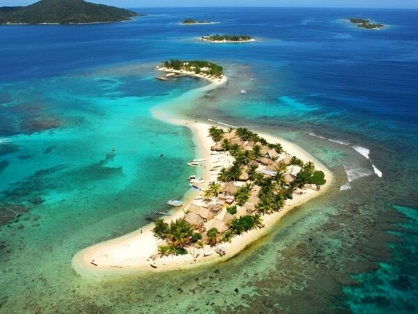 Cayos Cochinos Tour Roatan – Full-Day Snorkeling & Island Adventure