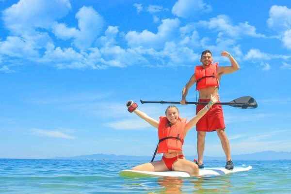 Paddle Board – Discover Roatán from a New Perspective